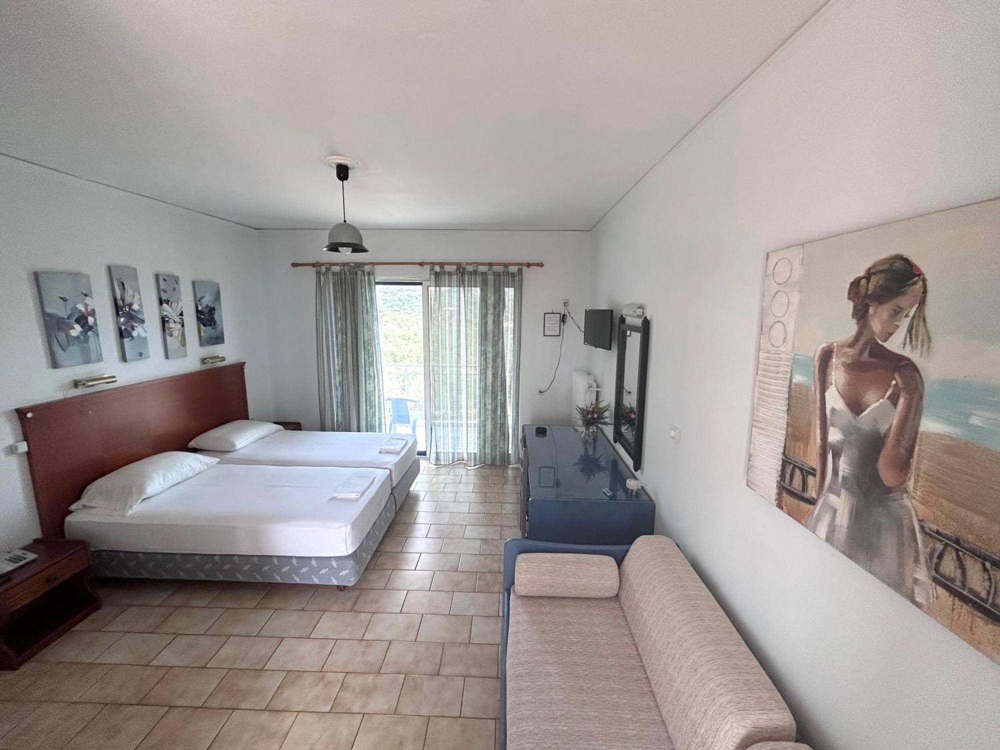 Bay Holiday Hotel & Spa Karavomilos  Ngoại thất bức ảnh