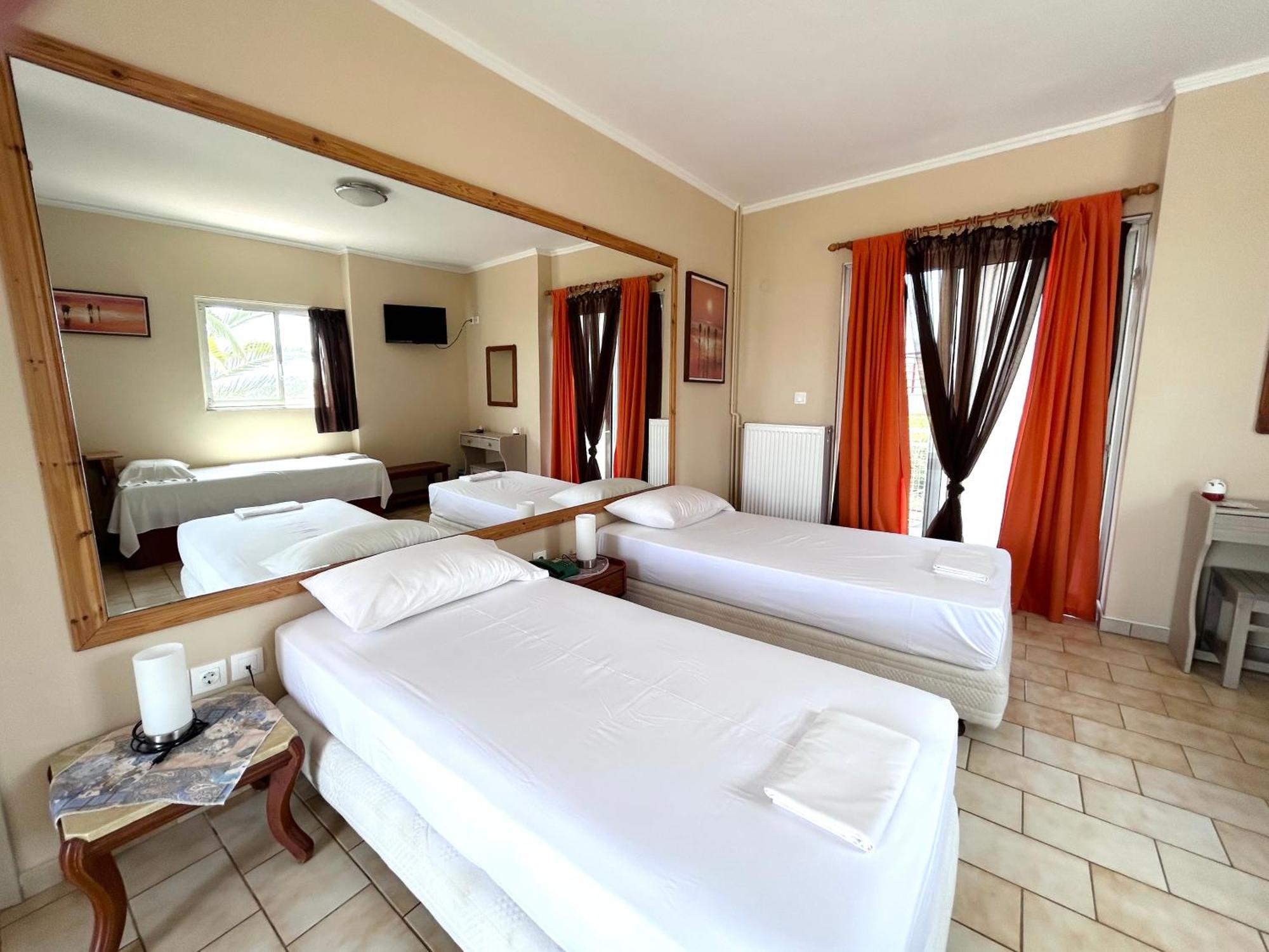 Bay Holiday Hotel & Spa Karavomilos  Ngoại thất bức ảnh