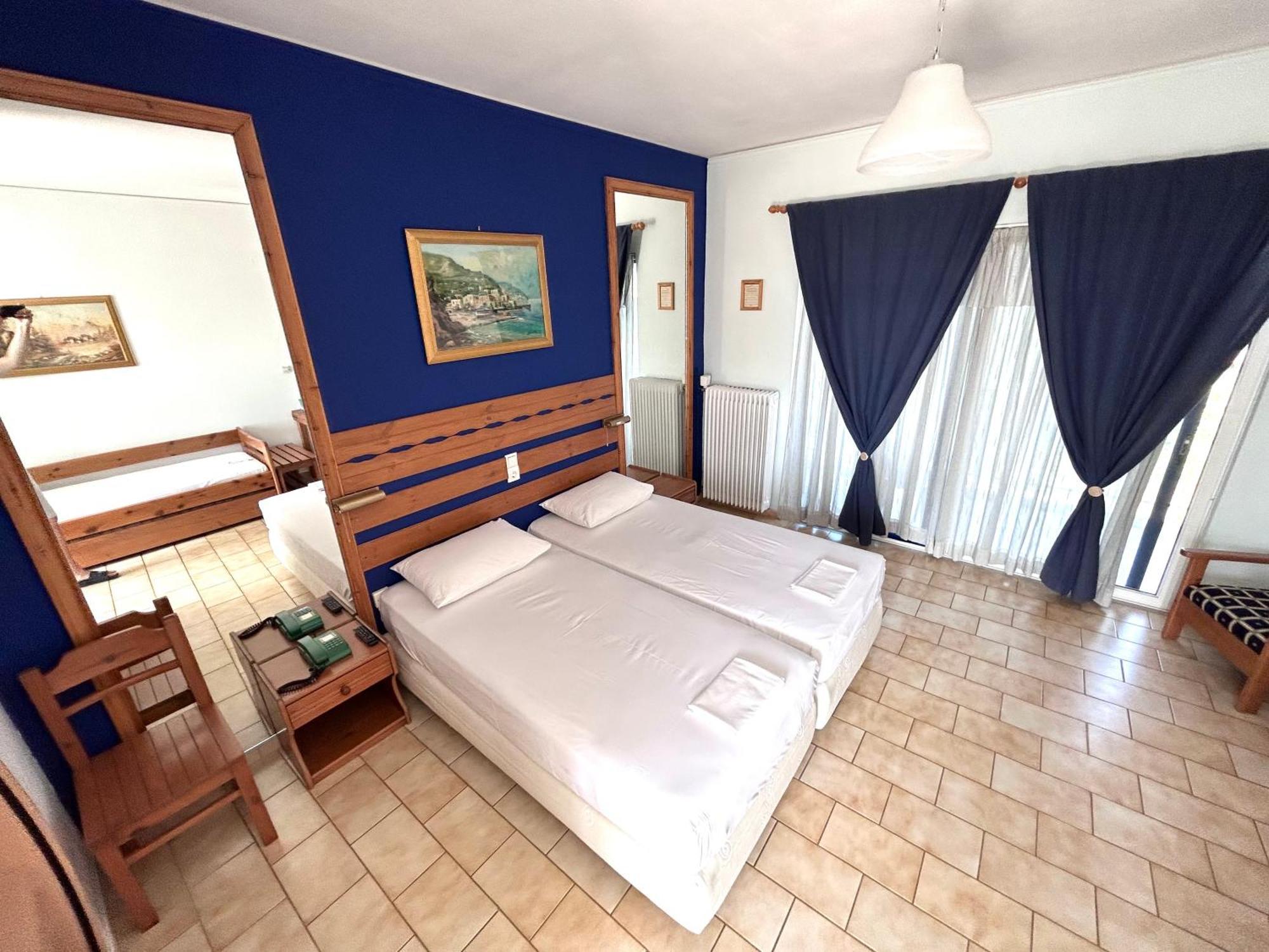 Bay Holiday Hotel & Spa Karavomilos  Ngoại thất bức ảnh