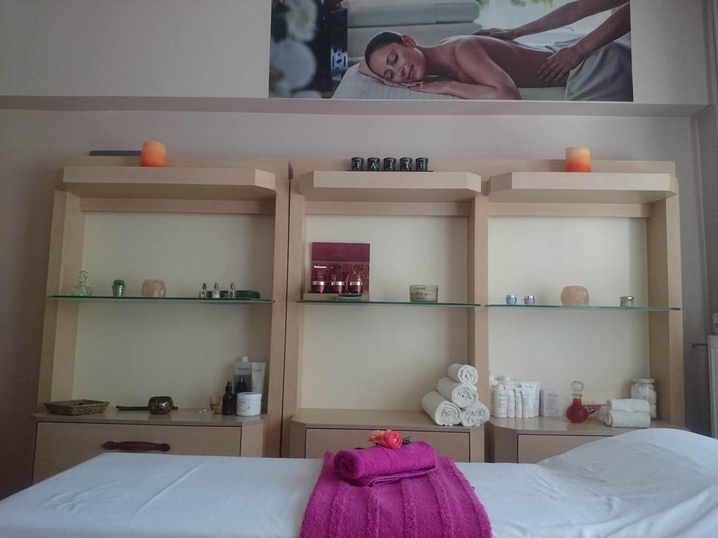 Bay Holiday Hotel & Spa Karavomilos  Ngoại thất bức ảnh