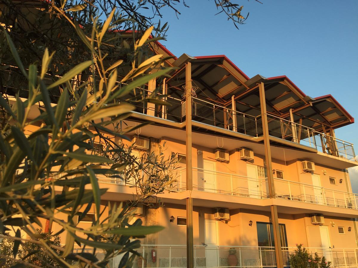 Bay Holiday Hotel & Spa Karavomilos  Ngoại thất bức ảnh